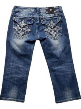 NWT MISS ME Crops Stylish Blue Crapri Jeans With Embellishments Size 26